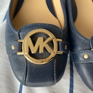 Michael Kors navy flats